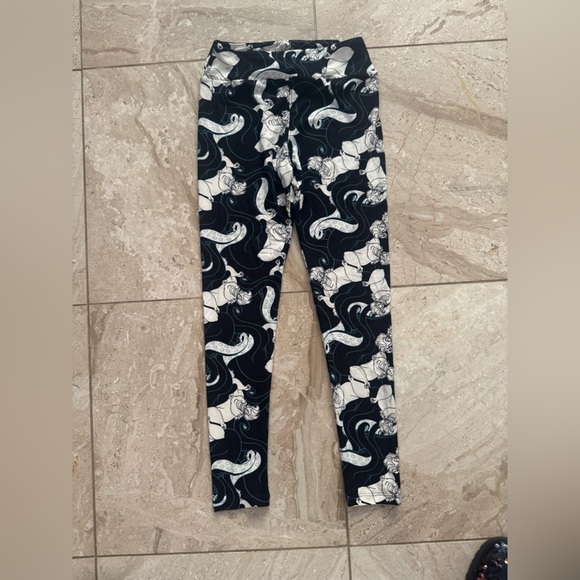 Lularoe One size the little mermaid Ursula and tentacles blue leggings no fading - Picture 2 of 3
